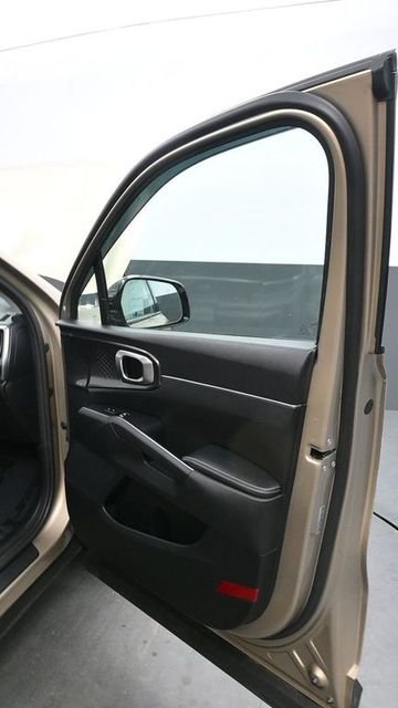 2021 Kia Sorento S - Photo 21