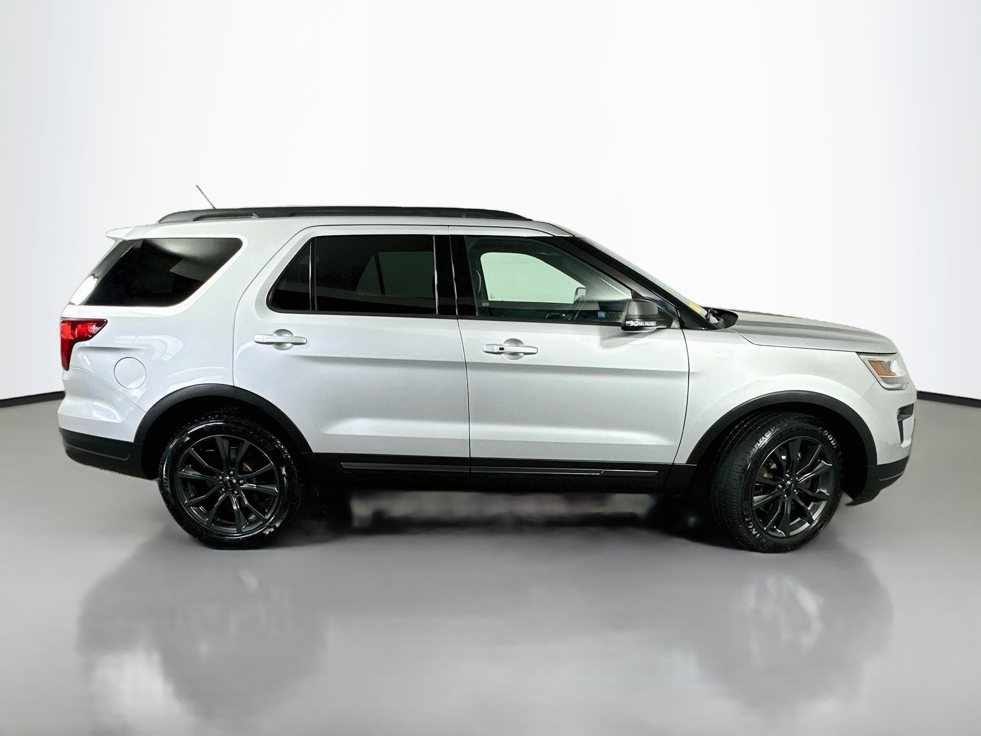 Used 2018 Ingot Silver Metallic Ford XLT image 9