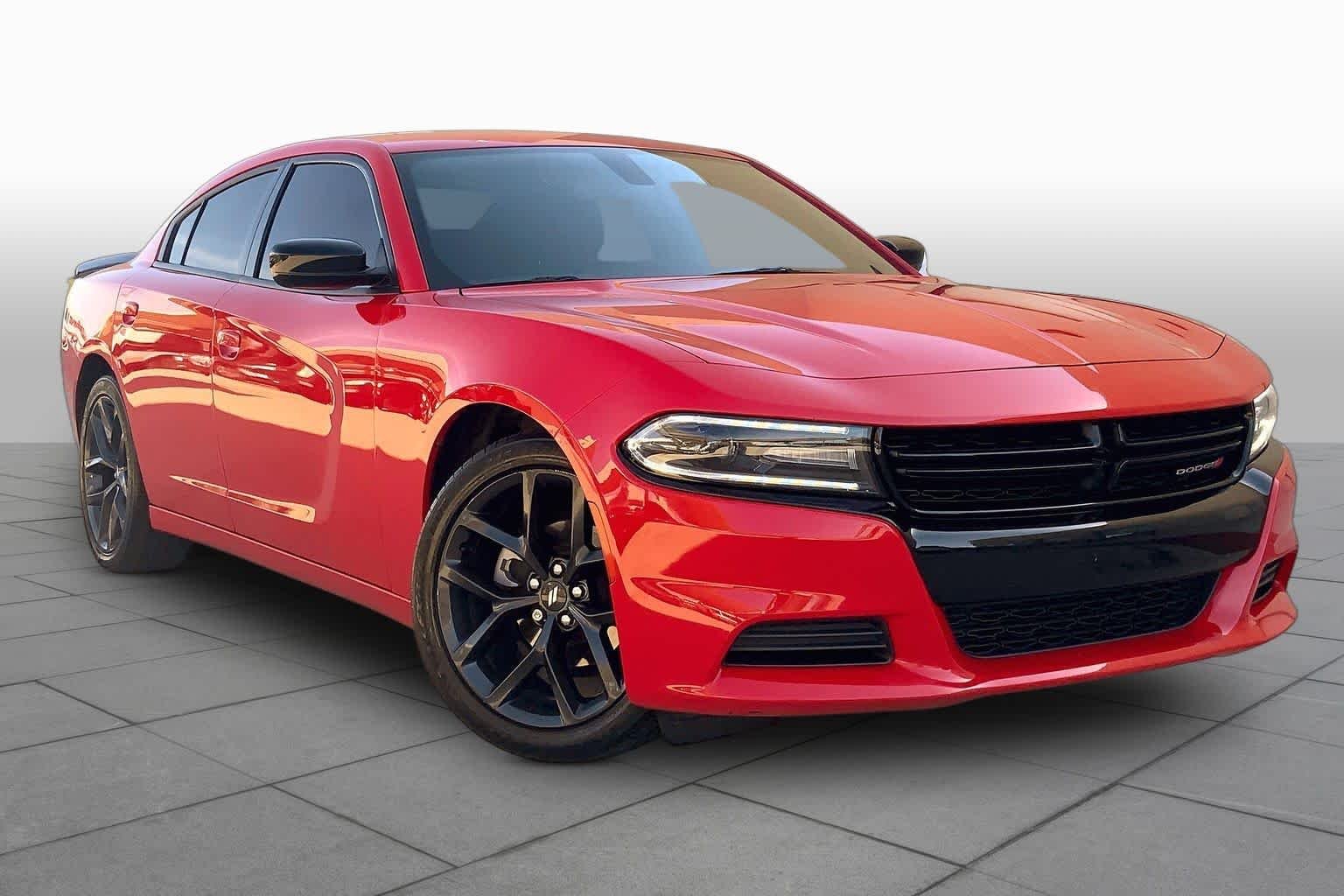 Used 2021 Torred Clearcoat Dodge SXT image 3