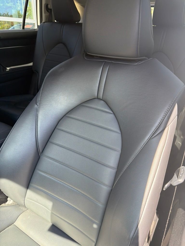 Used 2023 Beige Toyota XLE image 5