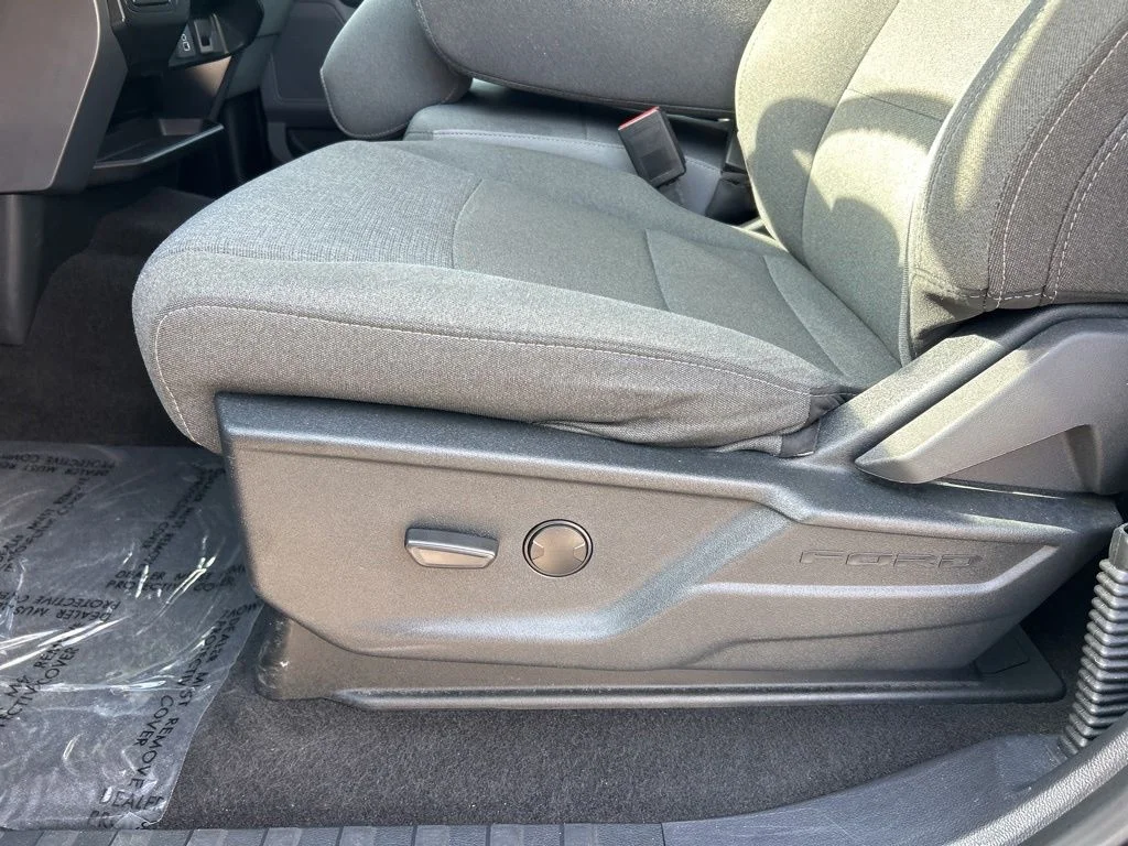 Used 2025 Black Ford XLT image 17