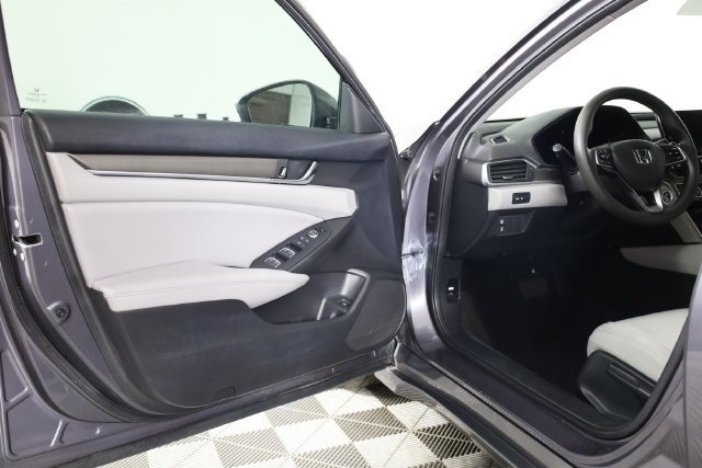 2018 Honda Accord LX - Photo 33