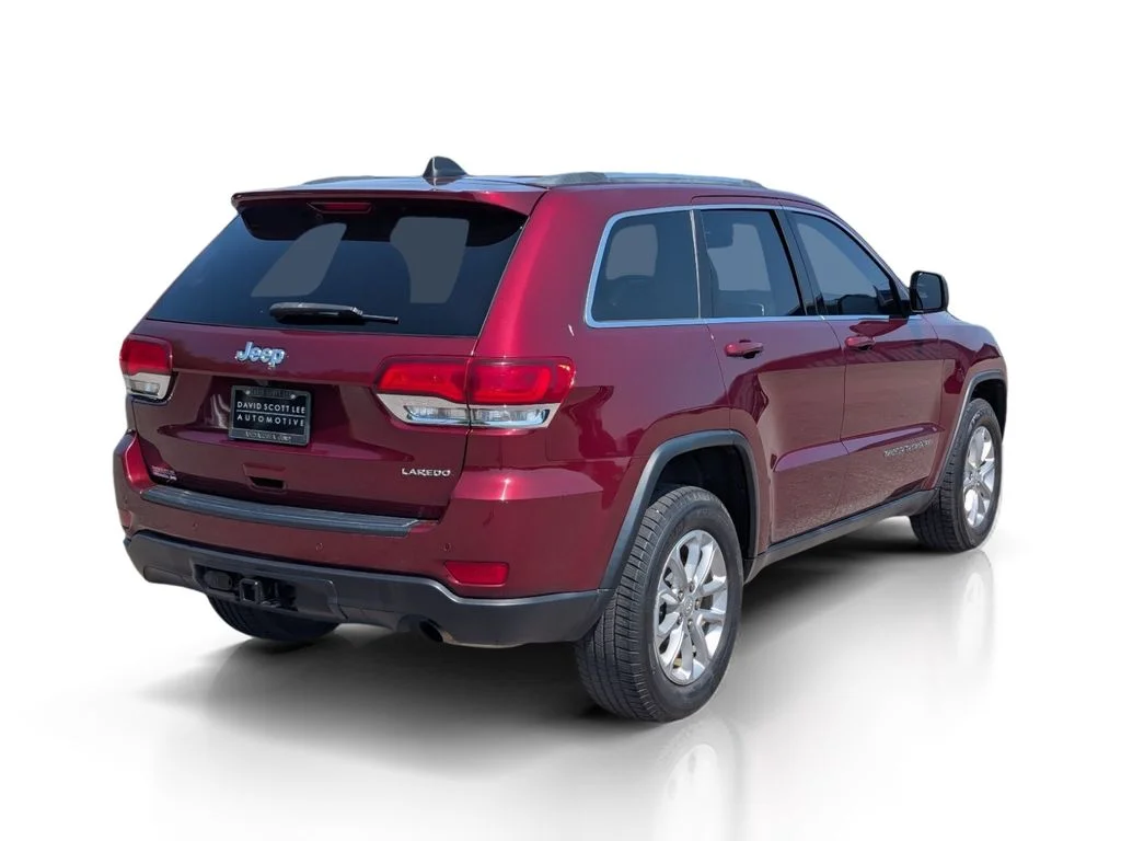 Used 2021 Red Jeep Laredo E image 6