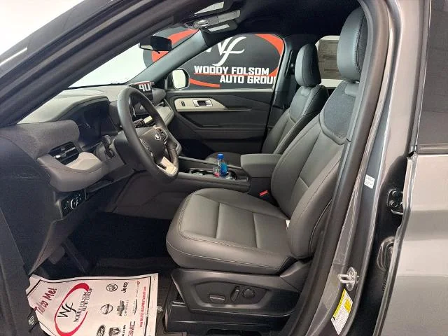 New 2027 Carbonized Gray Metallic Ford Active image 32