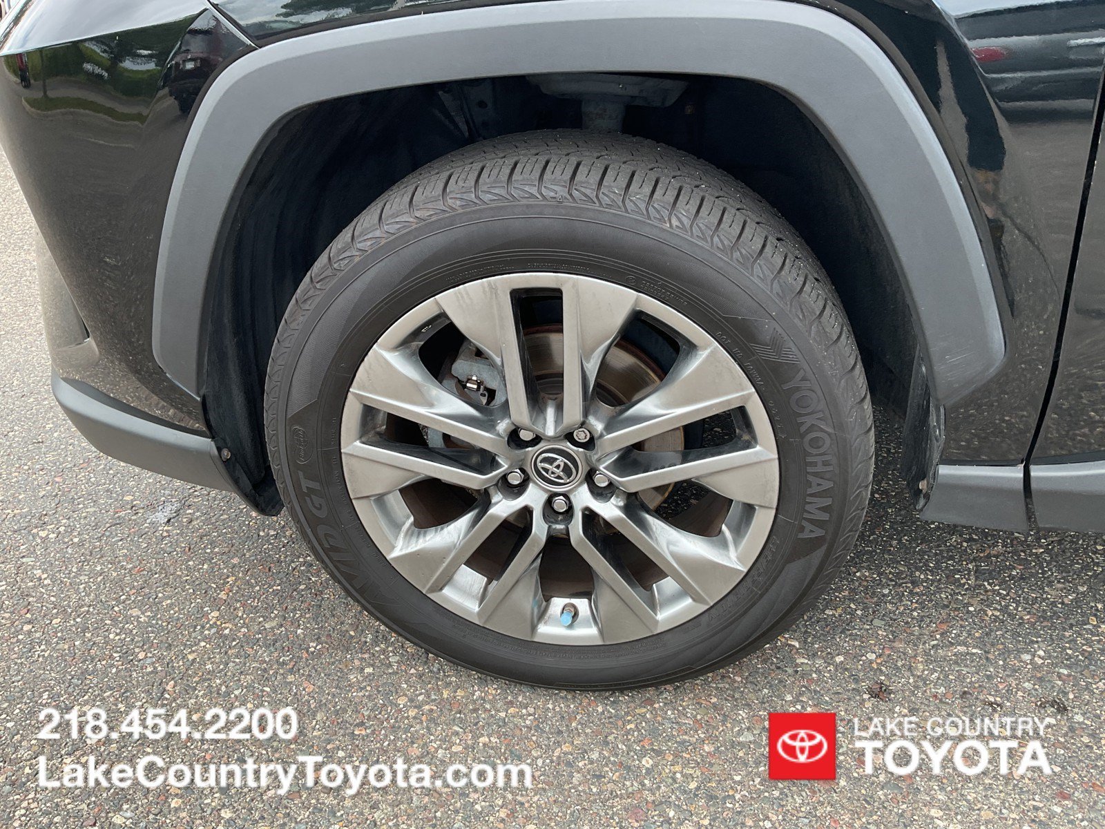 Used 2019 Midnight Black Metallic Toyota Limited image 9