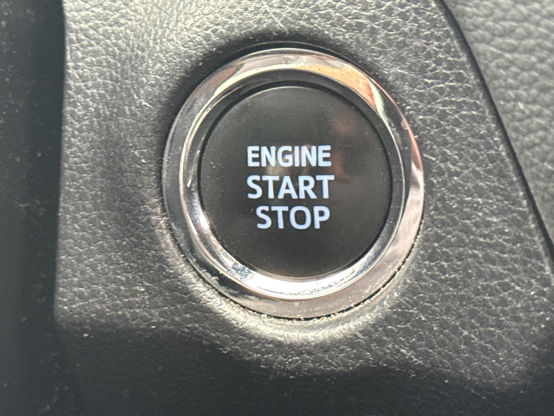 Certified Used 2022 Ruby Flare Pearl Toyota XLE image 27