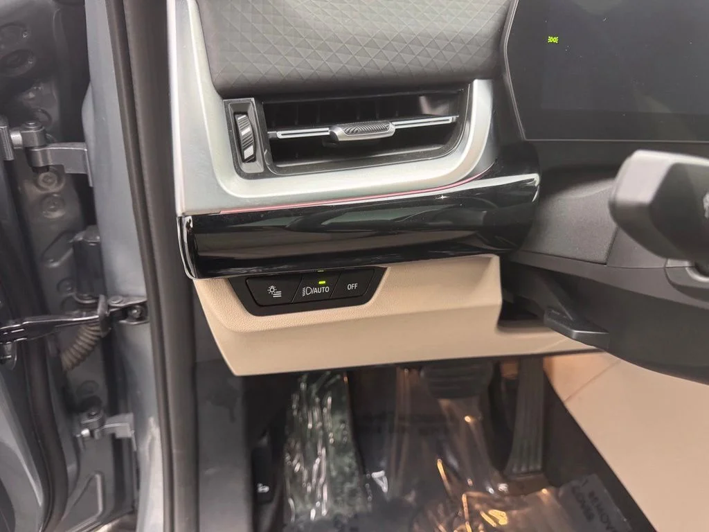 Used 2025 Gray Metallic BMW xDrive28i image 10