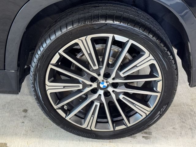 Certified Used 2025 Black Sapphire Metallic BMW xDrive28i image 36