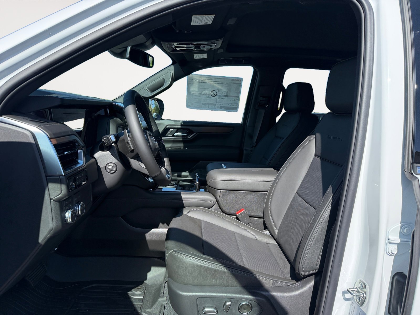2026 GMC Yukon XL Denali - Photo 10