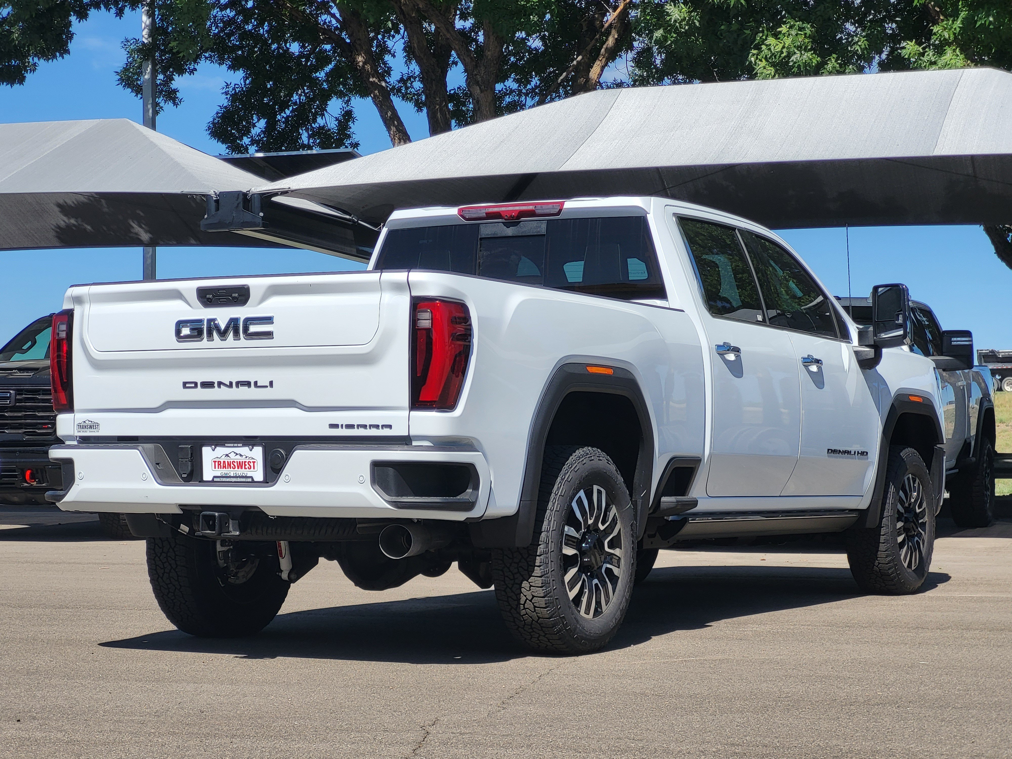 New 2026 Glacier White Tricoat GMC Denali Ultimate image 7