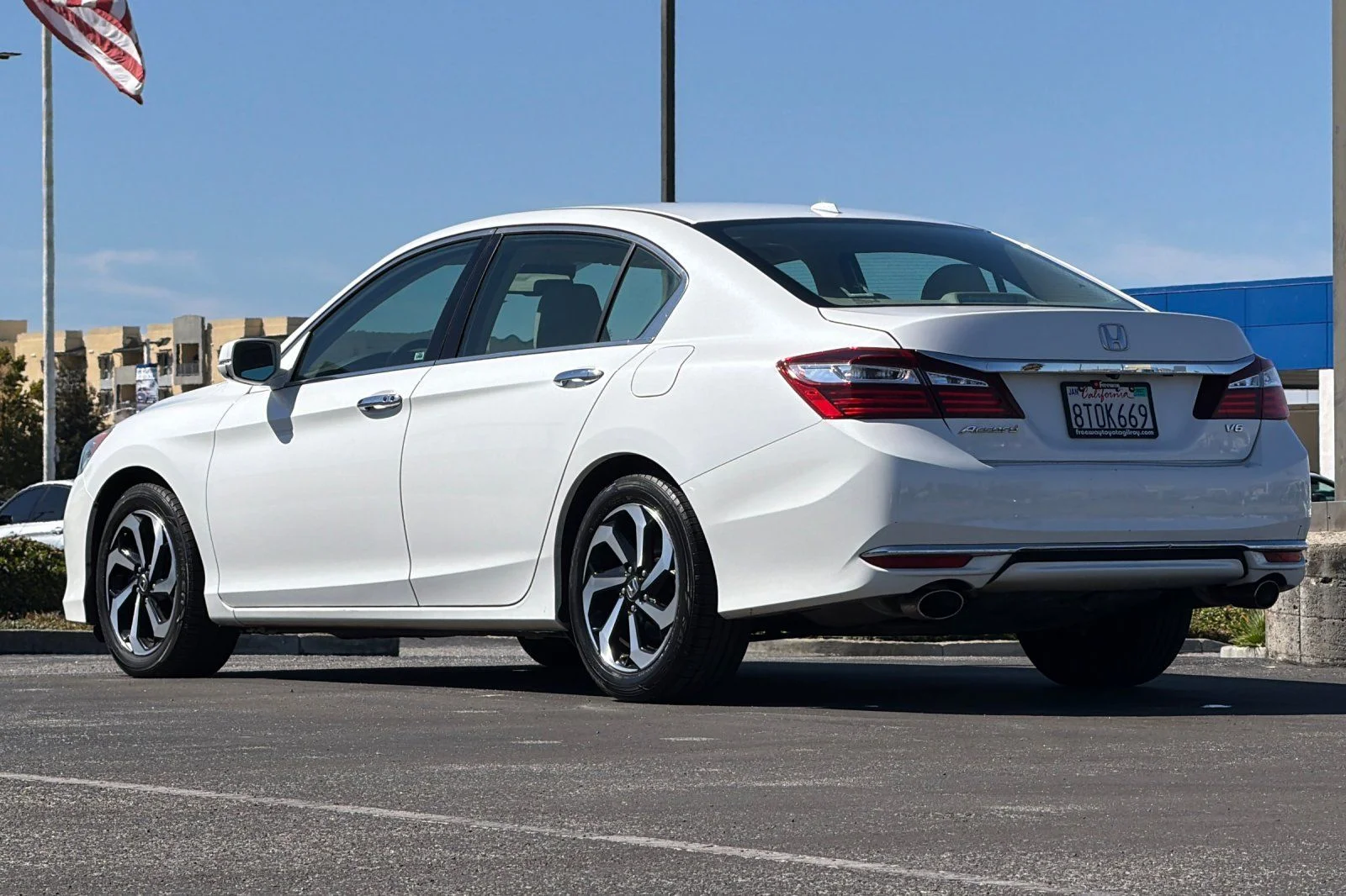 Used 2016  Honda EX-L image 6