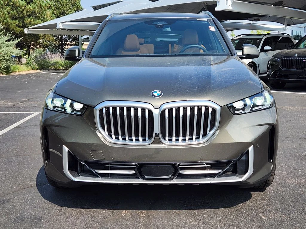 New 2026 Manhattan Green Metallic BMW xDrive40i image 6