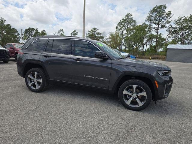 New 2026 Baltic Gray Metallic Clear-Coat Exterior Paint Jeep Limited image 2