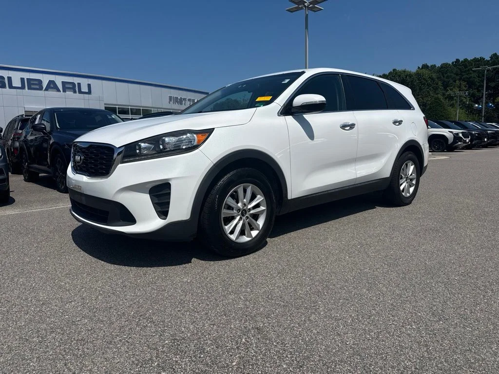 Used 2019 White Kia LX image 1