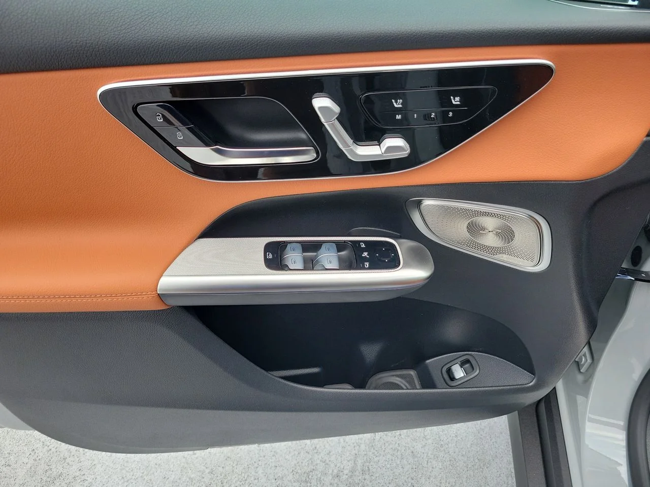 New 2026 MANUFAKTUR Alpine Grey Mercedes-Benz GLC 300 image 18