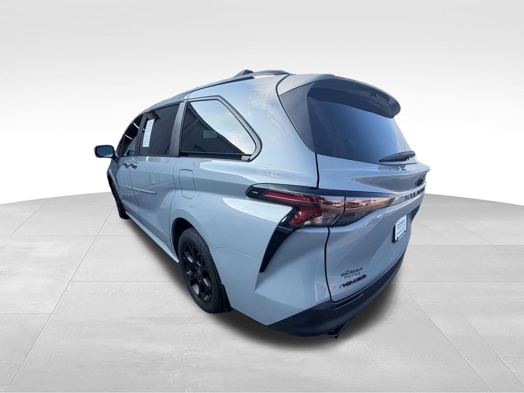 Used 2025  Toyota Woodland Edition image 4