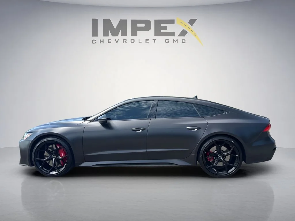 Used 2021  Audi  image 2