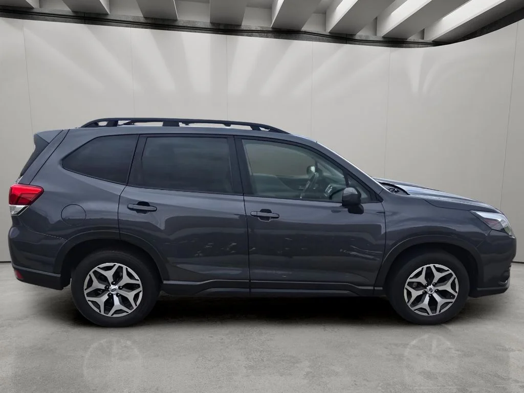 Used 2022 Magnetite Gray Metallic Subaru Premium image 6