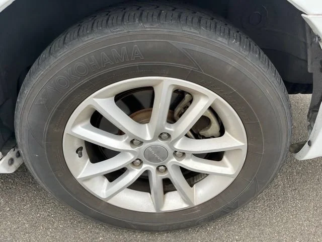 Used 2019 White Knuckle Clearcoat Dodge SXT image 14