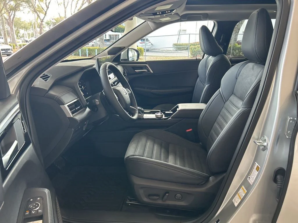New 2026 Silver Mitsubishi SE 1.5T 2WD image 5