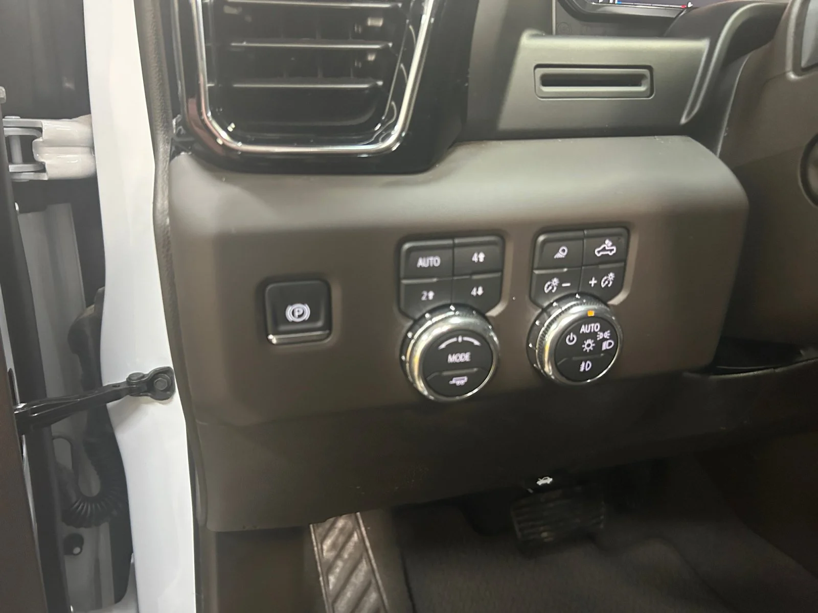 New 2026 Glacier White Tricoat GMC Denali image 16