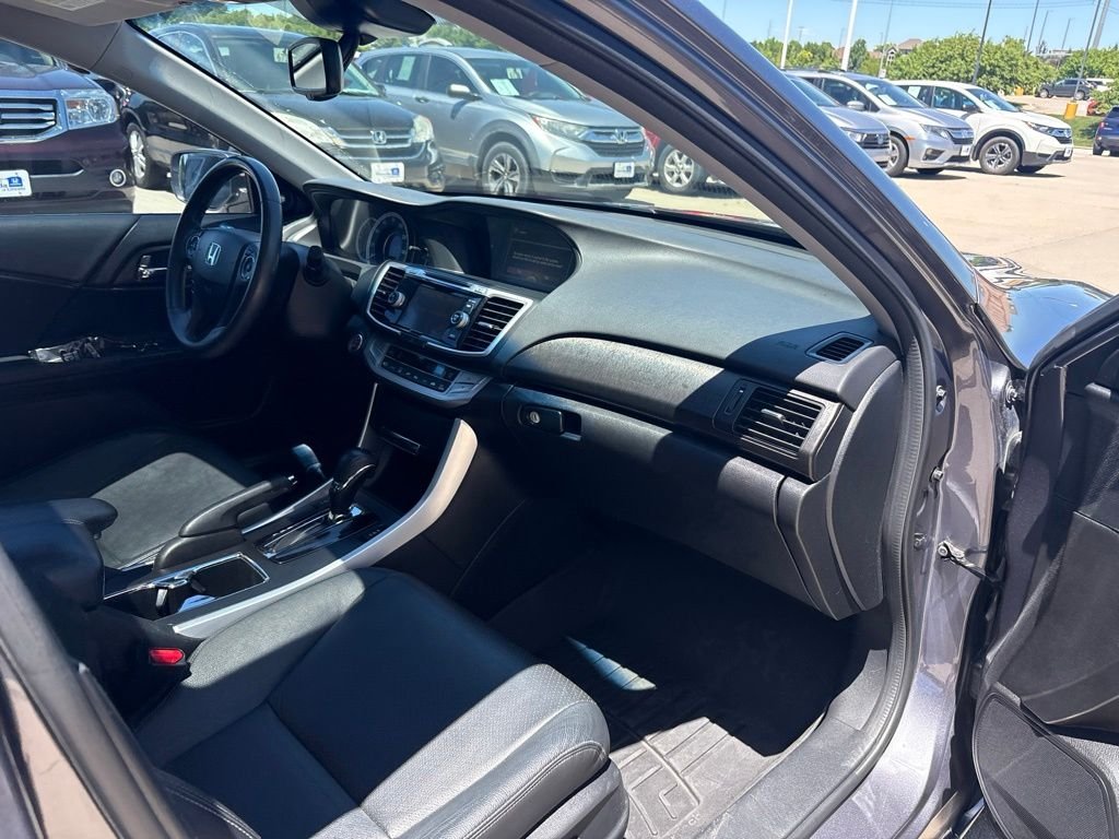 Used 2014 Gray Honda EX-L image 27