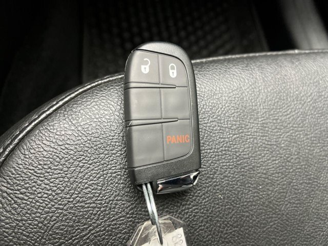 Used 2025 Hydro Blue Pearlcoat Jeep Trailhawk image 23