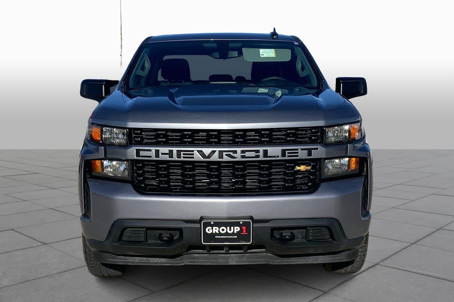 Used 2022 Satin Steel Metallic Chevrolet Custom image 3