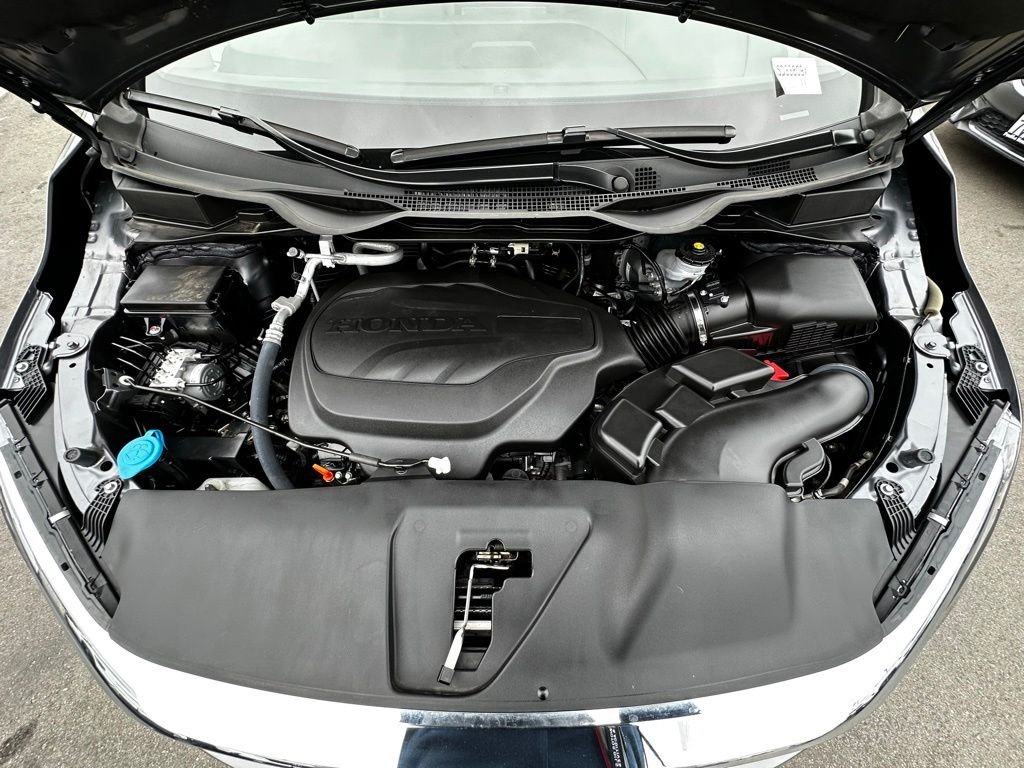 2024 Honda Odyssey EX-L - Photo 17