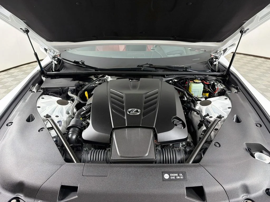 Used 2018 White Lexus 500 image 31