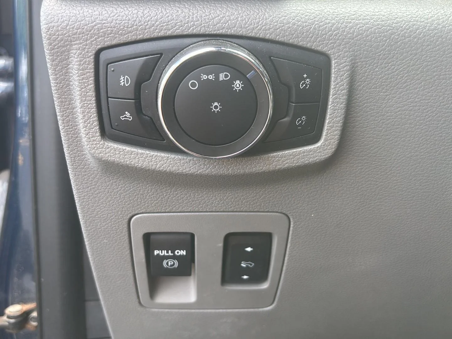 Used 2019 Blue Jeans Ford XLT image 9