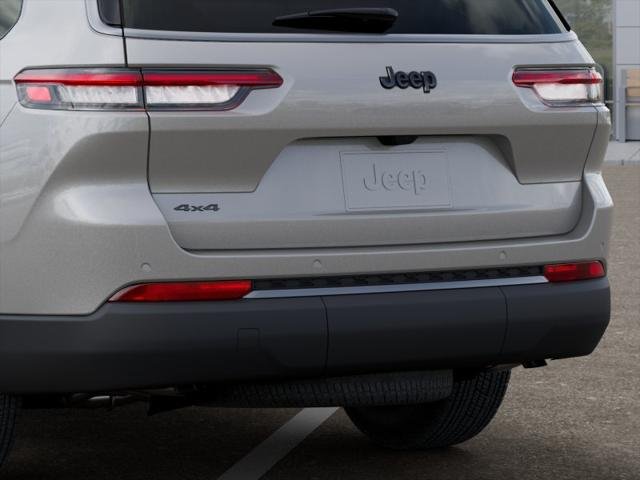 New 2026 Silver Zynith Exterior Paint Jeep Altitude image 39