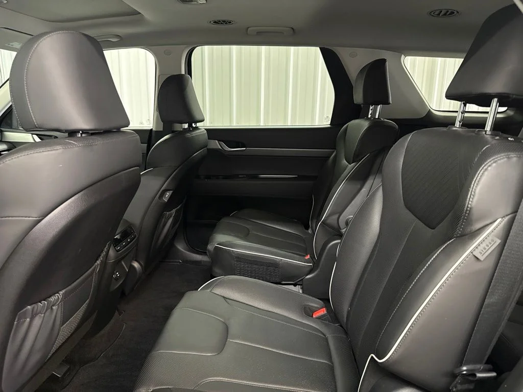 Used 2023 Abyss Black Hyundai XRT image 13