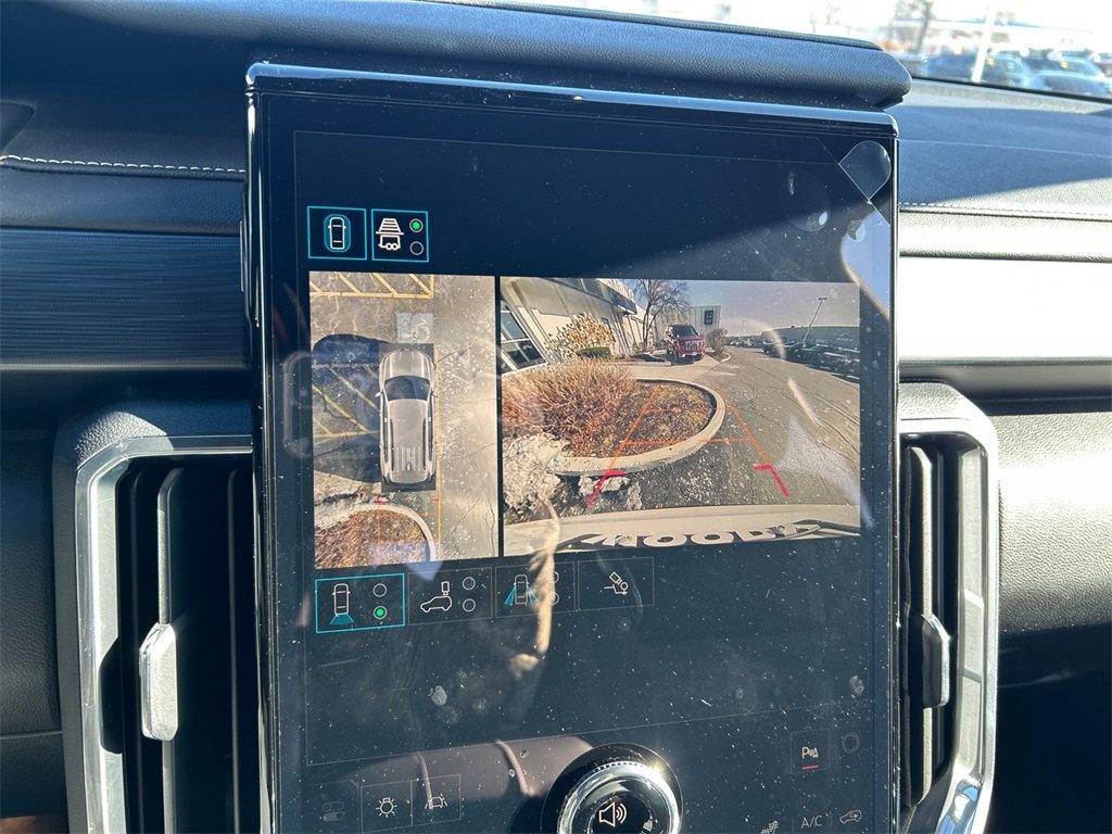 2026 GMC ACADIA - Image 22