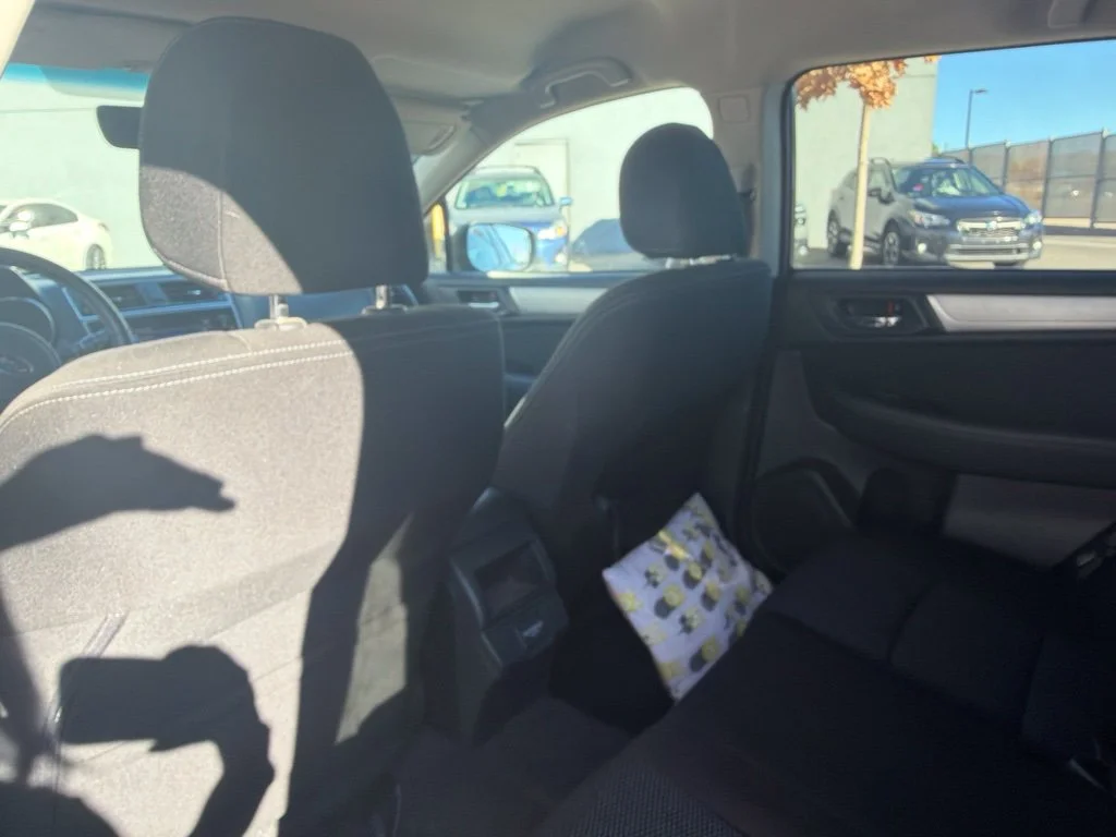 Used 2018 Gray Subaru 2.5i Premium image 8