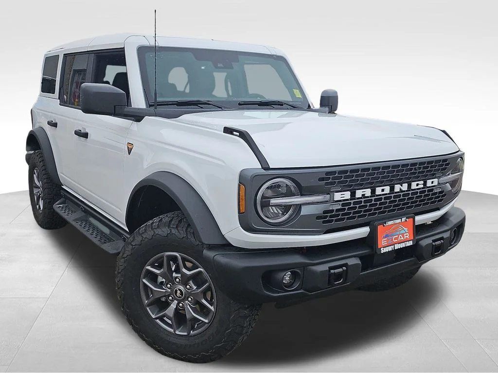 New 2025 Oxford White Ford Badlands® image 10