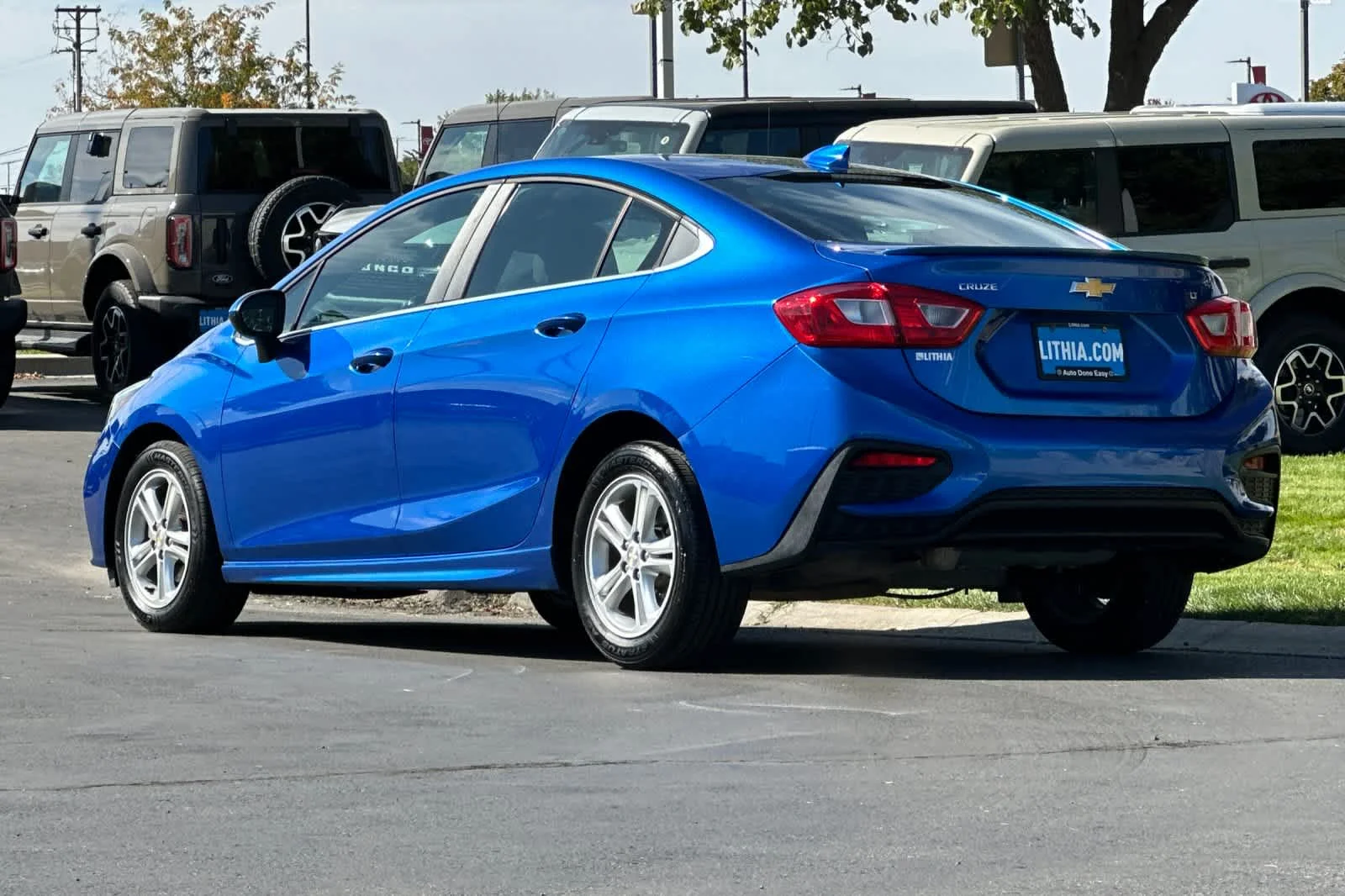 Used 2017 Kinetic Blue Metallic Chevrolet LT image 6
