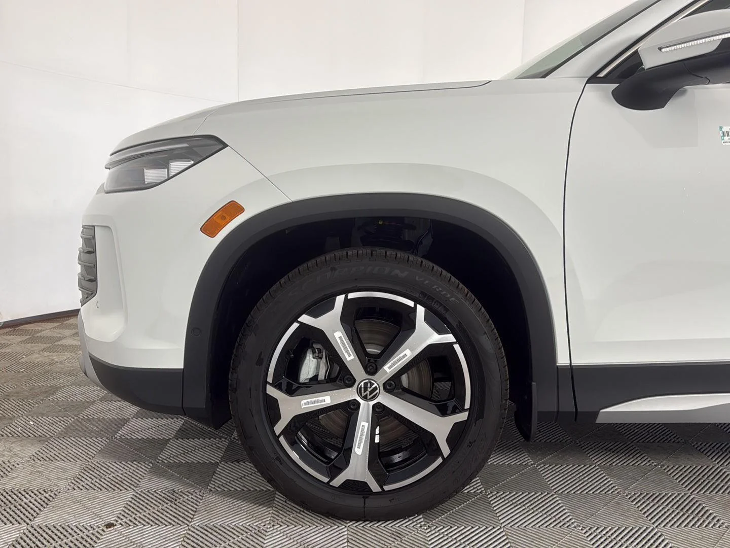 New 2026 pure white Volkswagen SE image 13