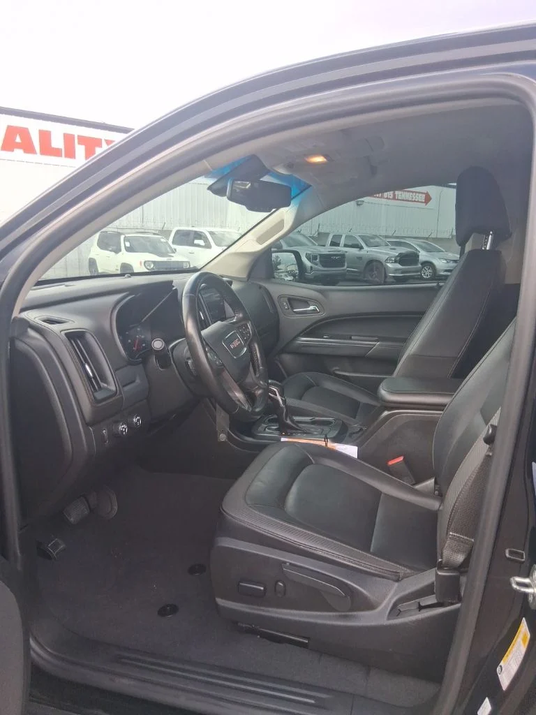Used 2022 Black GMC AT4 w/Leather image 7