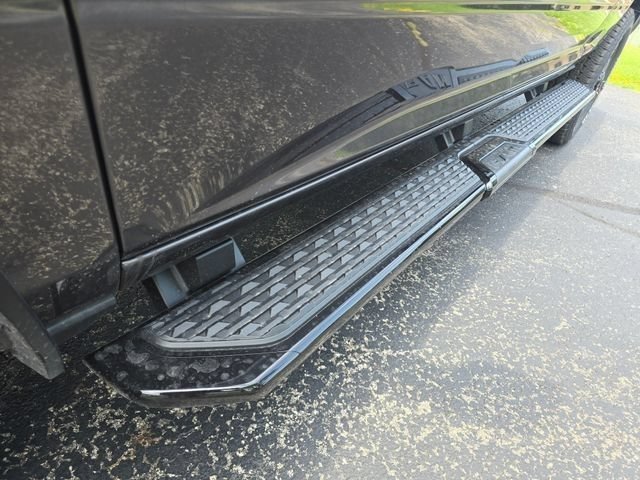 New 2026 Granite Crystal Metallic Clear-Coat Exterior Paint RAM Laramie image 29
