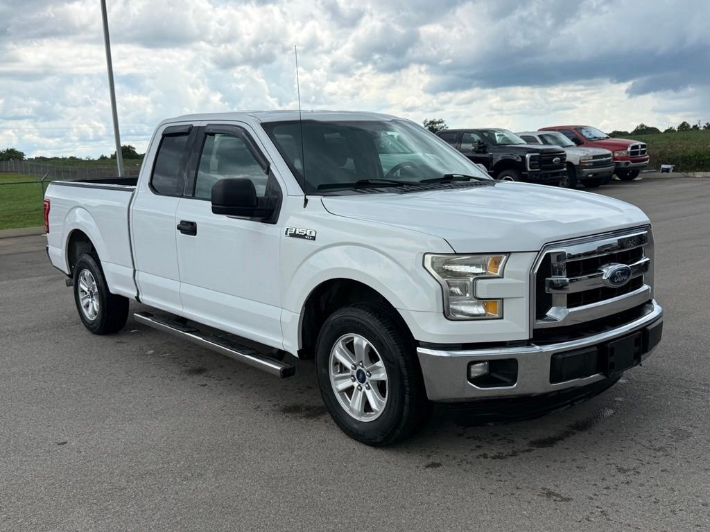 Used 2015 White Ford XLT image 2