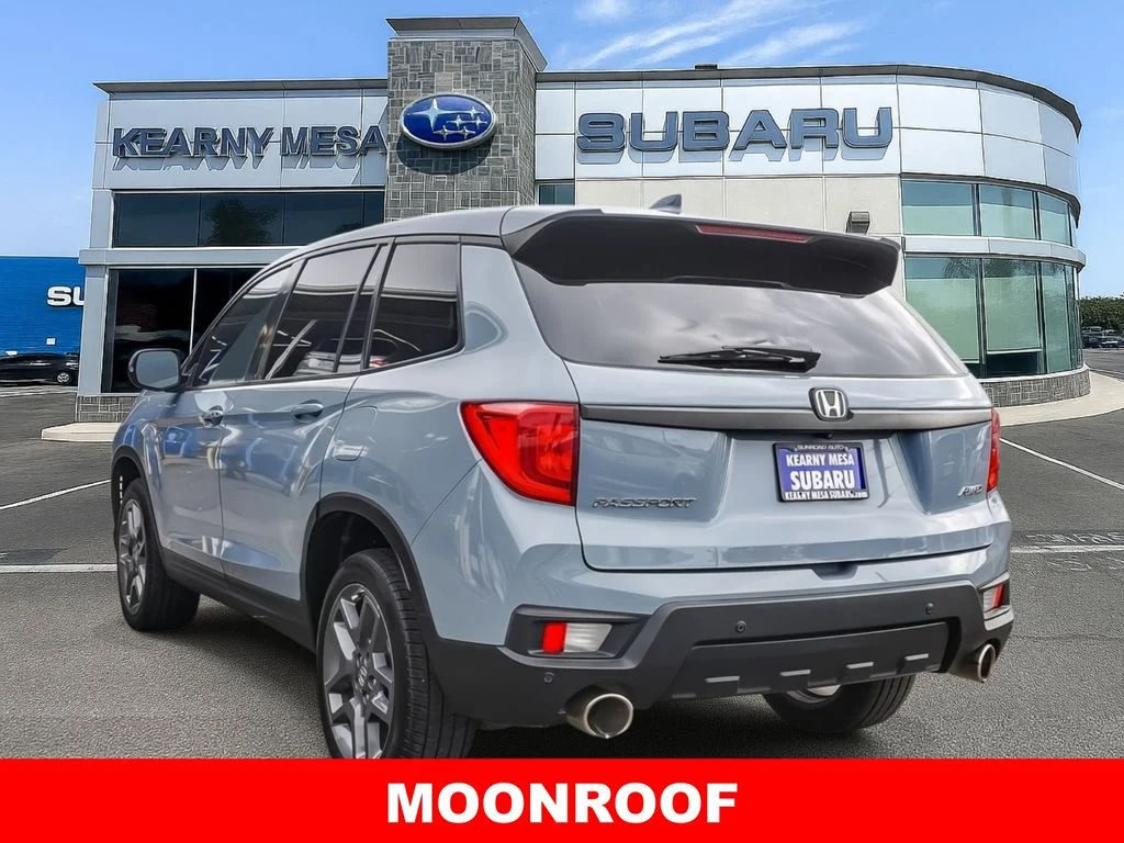 Used 2023  Honda EX-L image 4