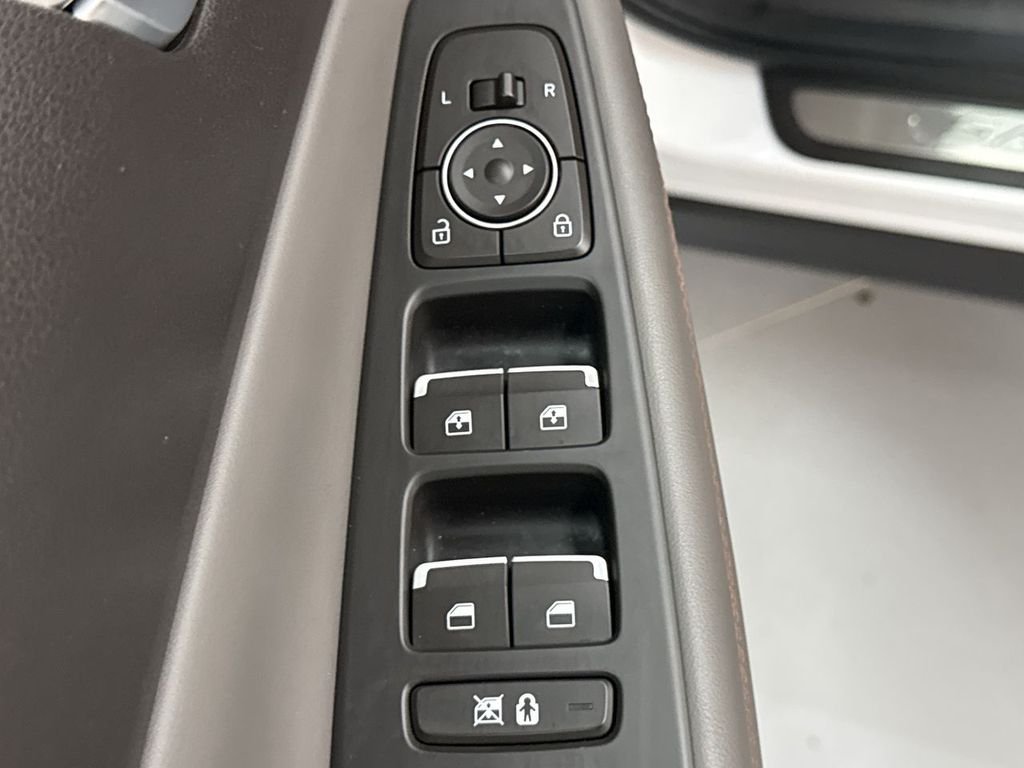 Used 2020 Quartz Hyundai Limited image 16