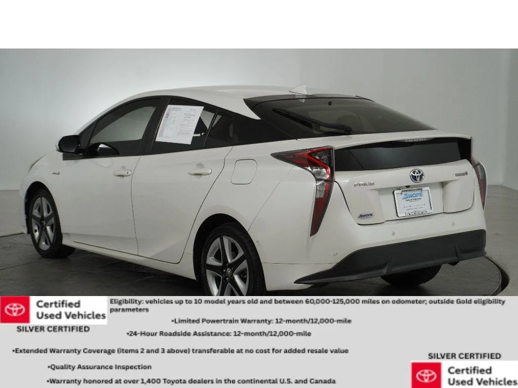 Used 2017 Blizzard Pearl Toyota Three Touring image 6