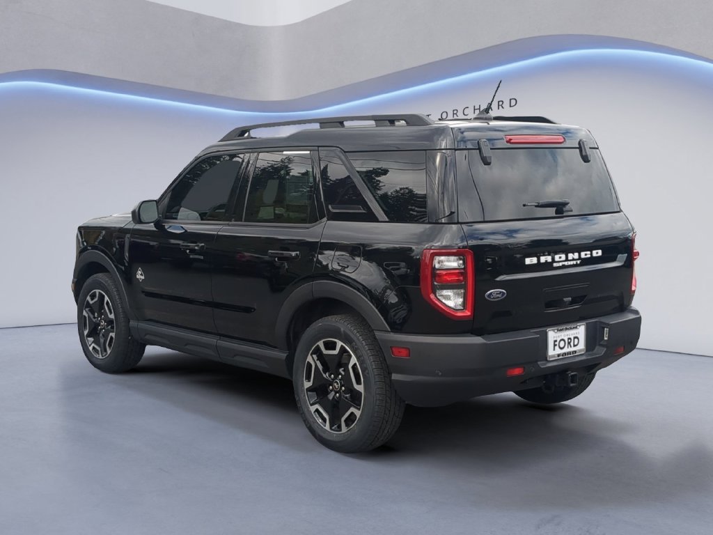 Used 2023 Shadow Black Ford Outer Banks image 5