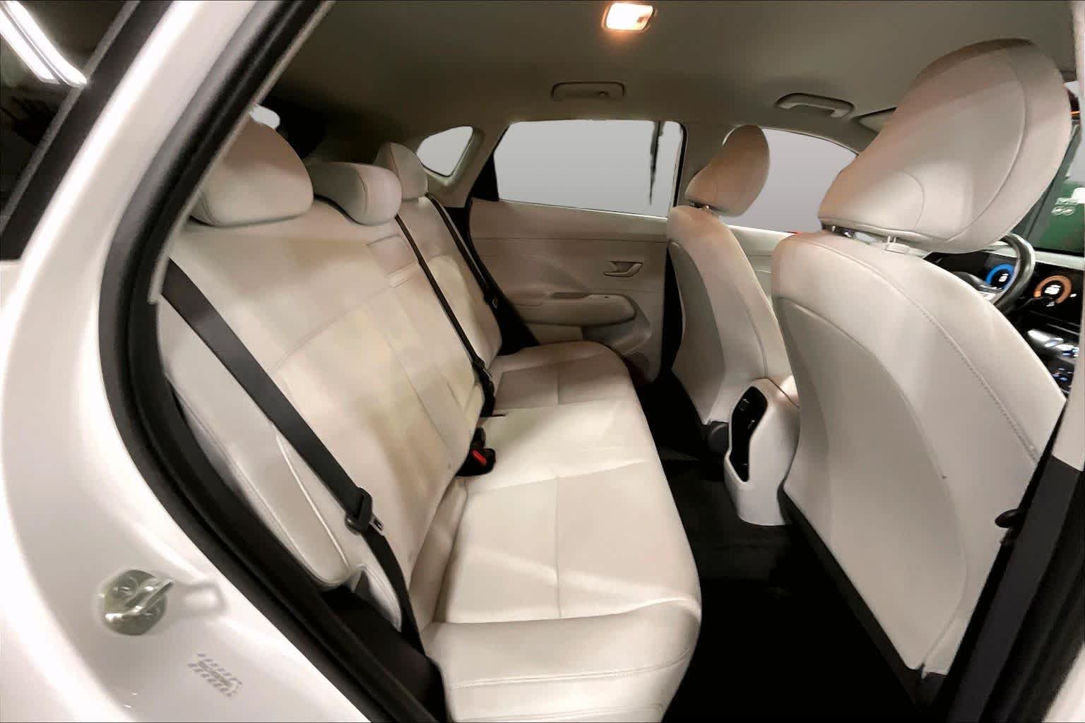 Used 2024 Atlas White Hyundai SEL image 19
