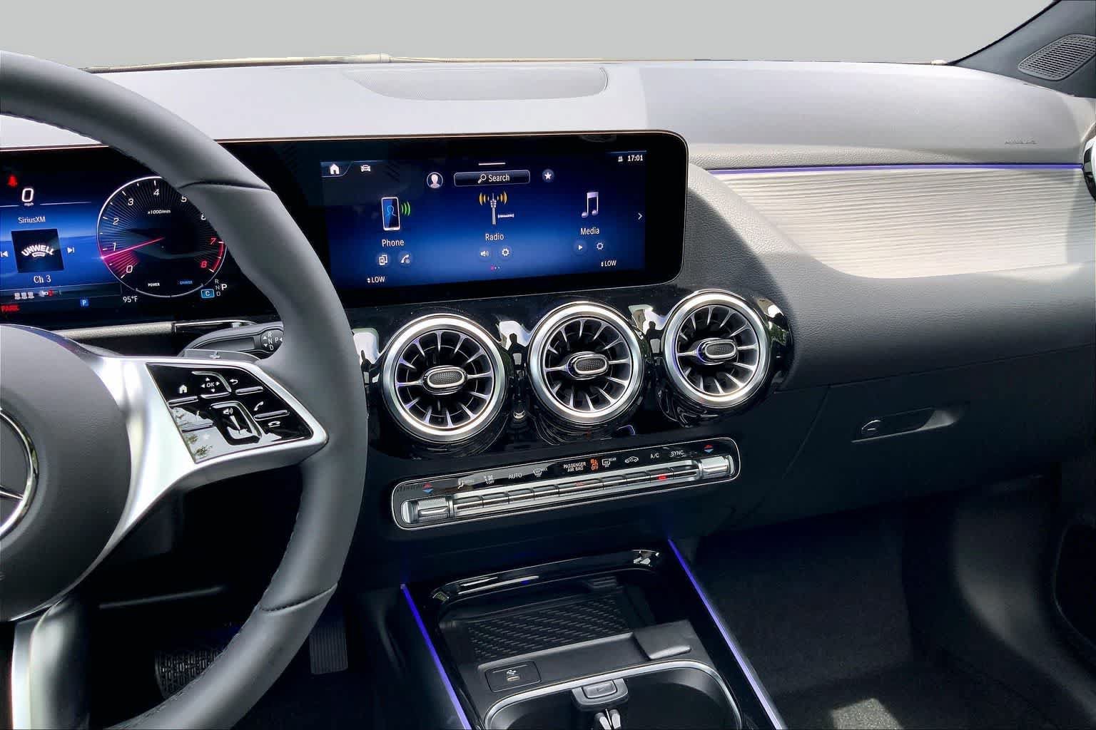 New 2026 Polar White Mercedes-Benz GLA 250 image 6