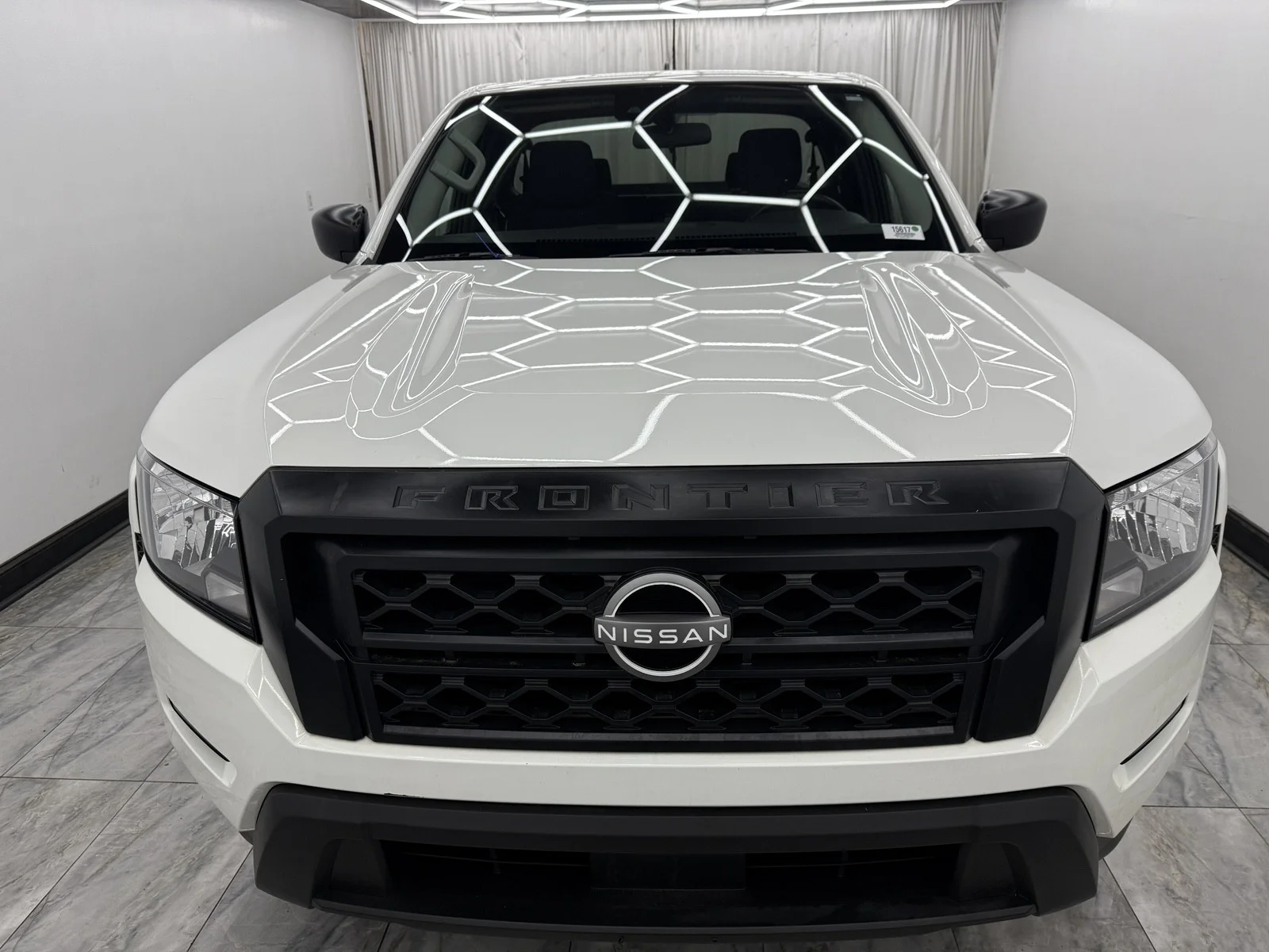 Used 2024 Glacier White Nissan S king cab 4x2 image 2