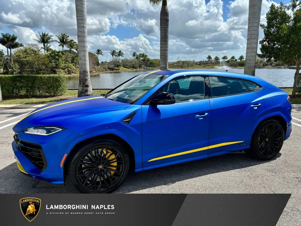 2025 Lamborghini Urus 4.0 V8 PHEV SE's photo