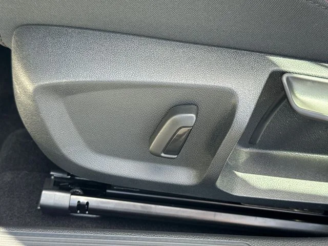 New 2026 Opal White Pearl Volkswagen SE image 35